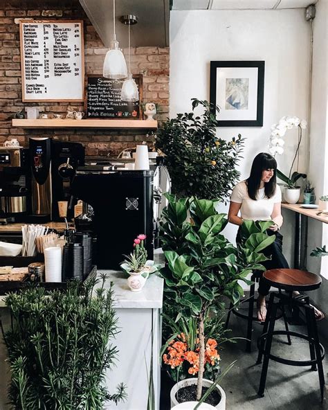 The high line park is the modern elevated park, which was built on a former new york central railroad spur on the west side of manhattan. Remi flower & coffee New York | Nyc coffee shop, Flower ...