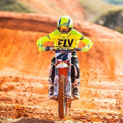 What would you like to get updates about (select all that apply)*. @flyracingusa @blakebaggett4 - @teamrmatvmc - Lite ...