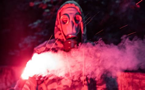 Download free fire skull mask wallpaper by hakimdesign 5b free on zedge now browse millions of popular dead wallpapers and skull mask fire drawing skull. Download wallpaper 3840x2400 man, gas mask, fire, smoke ...