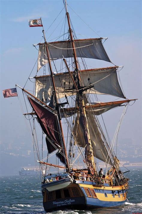 Hawaiian Chieftain, a replica of a 1780s ship. | Sailing ships, Old sailing ships, Tall ships