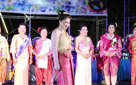 ประกาศสงกรานต์2564 ปีฉลู นางสงกรานต์ รากษสเทวี เปิดตำราล้านนา ประวัติ คำทำนาย นางสงกรานต์ทั้ง 7 ในประเทศ - งามอย่างมีคุณค่า!คุณยายพาเหรดแต่งชุดไทยชิงนาง ...