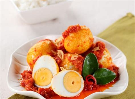 Cocok untuk sarapan pagi, makan siang ataupun makan. 16 Resep Telur Balado Spesial yang Enak dan Mudah (Rekomended)