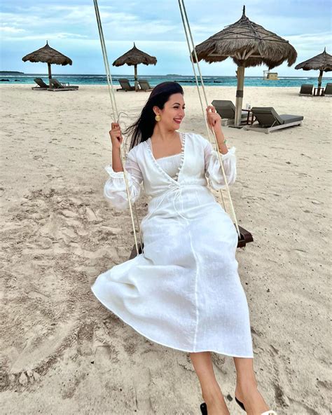 Ruhi Ishi Maa Aka Divyanka Tripathi Faunts Bra In White Revealing Dress Divyanka Tripathi Bold