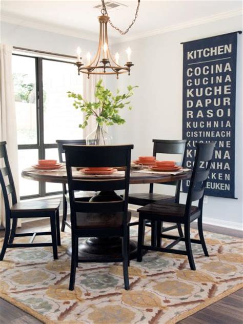 The mother of four stars in hgtv's hit show fixer upper, leads we chatted with gaines about the inspiration behind her newest venture, magnolia table: Wall Art Ideas From Chip and Joanna Gaines | HGTV's Fixer ...