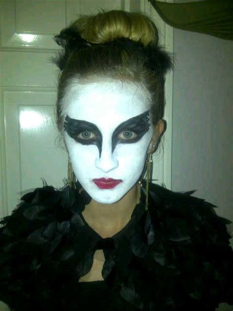 Black Swan Halloween Face Makeup Face Makeup Halloween Face