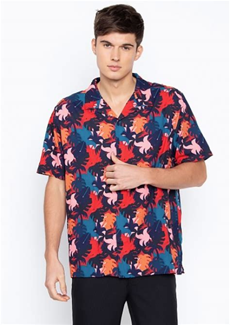 The aloha shirt, also referred to as a hawaiian shirt, is a style of dress shirt originating in hawaii. The Best Hawaiian Shirts - Hawaiian Shirts for Men