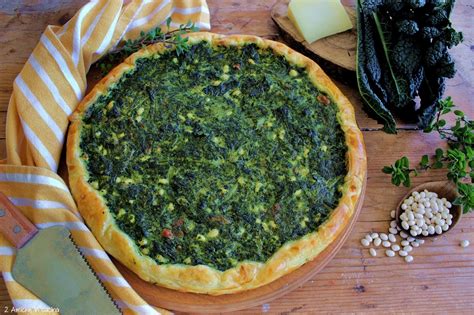 Fate cuocere per circa 15 minuti a fuoco medio, mescolando di tanto in tanto. Torta salata con cavolo nero, pecorino e fagioli - 2 ...
