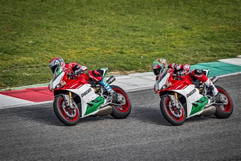 Buy ducati panigale motorcycles and get the best deals at the lowest prices on ebay! Ducati-1299-Panigale-R-Final-Edition-07 - MotoMalaya.net ...