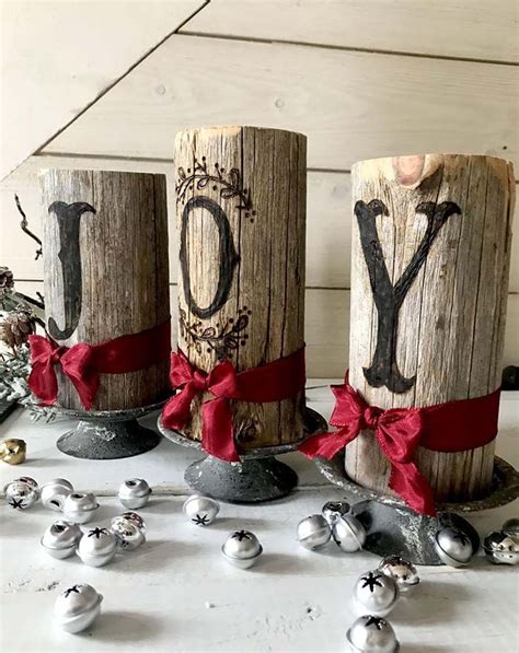 30 Reclaimed Wood Christmas Decorations To Add Rustic Accent To Your