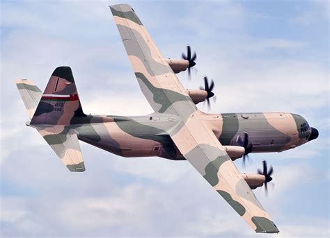 C 130j Hercules Oman Af Military Aircraft Lockheed Military Helicopter