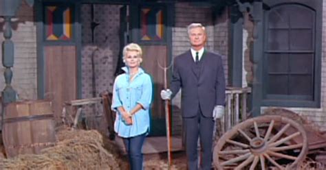 Watch The Composer Of The Green Acres Theme Song Performs His Famous