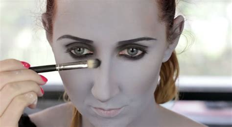 Makeup Tutorial Will Have You Going Grayscale For Halloween In 2020 Monster Makeup