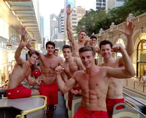 Abercrombie And Fitch出動110男模為香港旗艦店宣傳！abercrombie And Fitch Unleashed 110 Male Models On Hong Kong