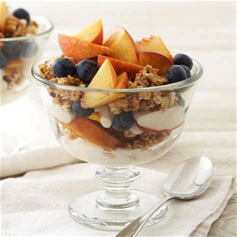 Add gelatin and gently stir with a skewer to incorporate berries so some are suspended in the gelatin (don't overstir). Peach-Blueberry Parfaits | Diabetic Living Online