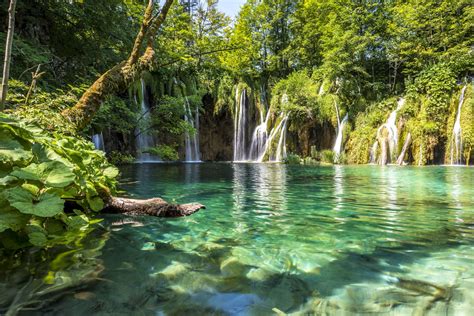 ultimate guide to visiting plitvice lakes national park croatia [2023 ]