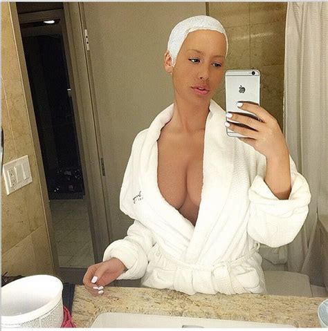 Amber Rose Shows Massive Cleavage In New Bathroom Selfie Celebrities Nigeria