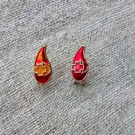 Vintage Tiny Blood Donor Pin Red Cross Blood Donor Retro Lapel