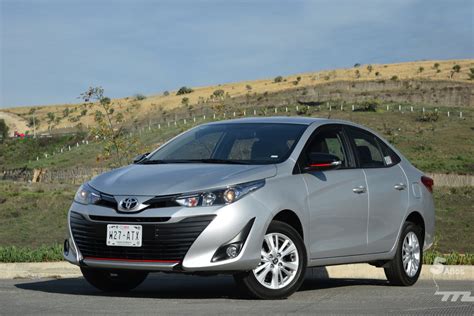 Toyota Yaris Sedán A Prueba Opiniones Características Y Precios