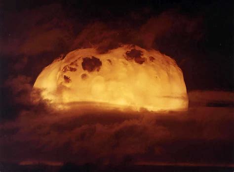 The Trinity Test The Day The Nuclear Age Began 1945 Rare Historical