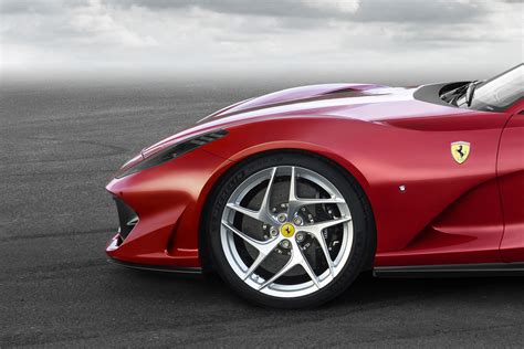 Ferrari 812 Superfast Nuova Era Pour Le V12 Avec 800 Ch In Berlinetta