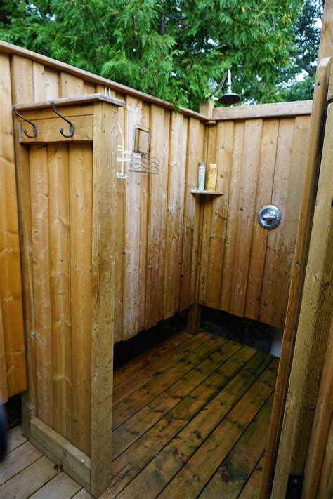 My 4 Favourite Outdoor Showers From Around The World