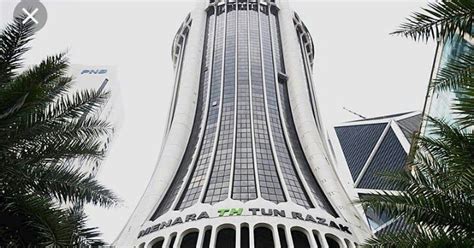 Penubuhan lembaga tabung haji 4. Lembaga Tabung Haji (TH) kini berada pada landasan tepat ...