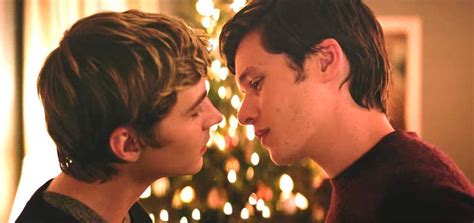 The Second Official Trailer For The Gay Coming Out Romance Love Simon Is Here Watch