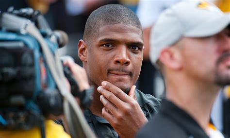 St Louis Rams Cut Michael Sam The First Openly Gay Nfl Player Sport