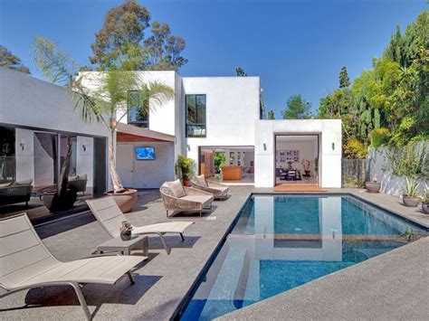 Exquisite Beverly Hills Residence At 1060 Woodland Drive