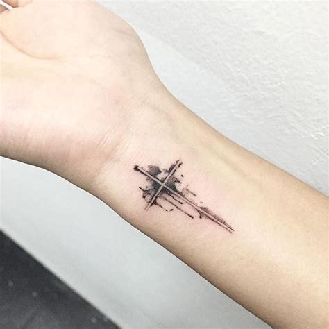 Resultado de imagem para fé tatoo Tatuagem cruz Tatuagem no pulso