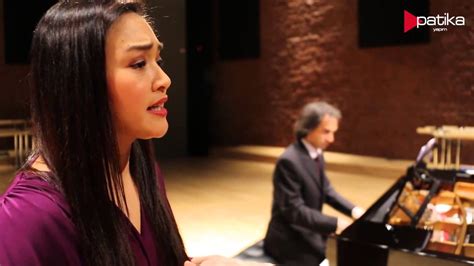 Check spelling or type a new query. CATS Musical Joanna Ampil Memory Amazing Performance - YouTube