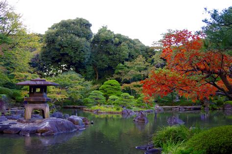 Rikugien Garden Tokyos Best Japanese Garden With Autumn Leaves