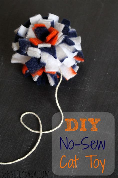You guys, we are just a few days away from leaving for diy cat ears, halloween costume crafting to create your own cat ears for a cat costume, pretend play or fashion accessry. DIY No-Sew Cat Toys for Mordu #MyCatMyMuse AD