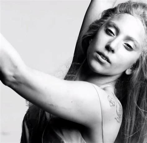 Im interview verriet sie, was ihr sonst so aufwändiges. Lady Gaga Ungeschminkt - Lady Gaga Sowas Von Gaga Gala De ...