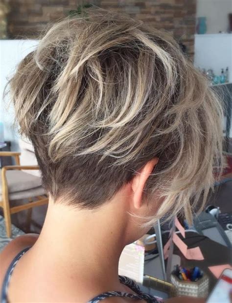 14 Must Try Short Haircuts For Thin Hair