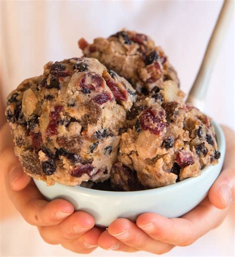 Jul 01, 2015 · and since today is july 1st, aka the beginning of national ice cream month, i decided i needed to do a round up of recipes you can make in an ice cream maker. Christmas Ice Cream ~ Wholefood Simply | Christmas ice ...