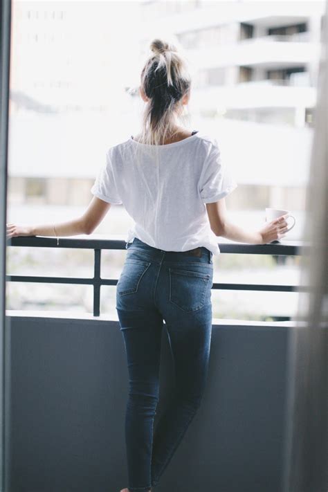 Bamitsjoanne Looking Dreamy In Our Alissa Ankle Super Skinny Crops And Ava Classic V Neck Tee