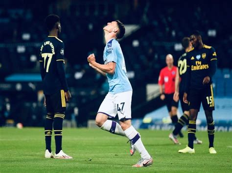 Pelukan dan bisikan antara phil foden dan erling haaland setelah peluit akhir laga manchester city kontra borussia dortmund menghebohkan media sosial. Phil Foden impressed with Manchester City's sharpness ...