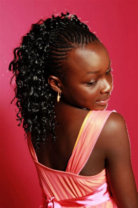 Although it is easier to have them done by a qualified stylist, not all of us can afford the cost of visiting a salon. 20 Impressive Ghana Braids for an Ultimate Diva Look - Haircuts & Hairstyles 2018