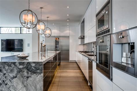 Por eso ofrecemos distintos juegos para chicas. 7 Ashley Park Road | Architecture & Design