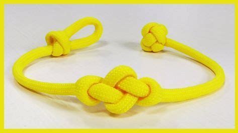 Using one solid colour, this design provides a cleaner look than the braided bracelet, but still remains one of the thinner options out there. How To Make An Eternity Knot Single Strand Loop And Knot Paracord Bracelet - YouTube | Paracord ...