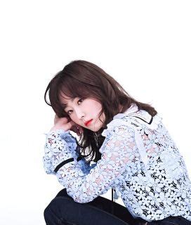 《휴먼다큐 사람이 좋다》 시사/교양 내레이션. 서현진 또 오해영 배경화면 | 배경화면, 여름, 여배우