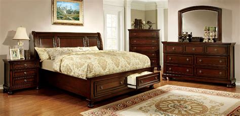 If you're looking for a bed or a bedroom set, it's best to weigh your options. Gorgeous Traditional Look Bedroom Furniture Curved ...