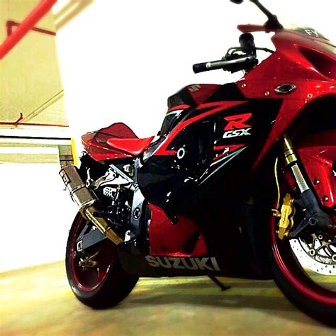 Get a list of related motorbikes before you buy this suzuki. Suzuki GSXR 600 K5, Motorbikes on Carousell