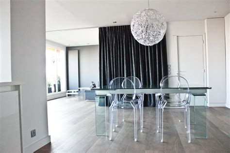 chaise de salle a manger transparente