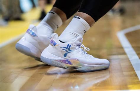We have it in us to be the light, because there are already millions. Xtep Signs Jeremy Lin as Brand Spokesperson - WearTesters