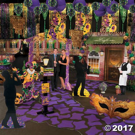 Balls have been an essential part of the carnival. Masquerade New Orleans Grand Decorating Kit (con imágenes ...