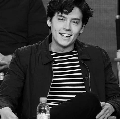 Ко́ул ми́тчелл спра́ус — американский актёр. Cole Sprouse Wiki: Young, Photos, Ethnicity & Gay or ...