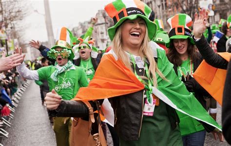 Conheça O Saint Patricks Day A Maior Festa Da Irlanda Qual Viagem