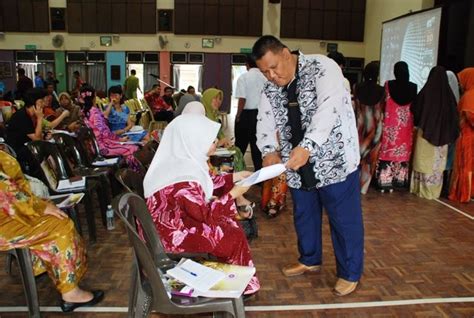 Folder pelupusan aset alih kerajaan dan had perwakilan kuasa di bawah seksyen 5 akta perwakilan kuasa p.u.(b) 485 /1956 berkenaan had kuasa melulus pelupusan bagi semua document 1pp bidang pengurusan aset hidup kerajaan ( ppt, 6.62 mb ) (1472 downloads) popular. PKG KUALA KLAWANG: BENGKEL TATACARA PENGURUSAN ASET ALIH ...